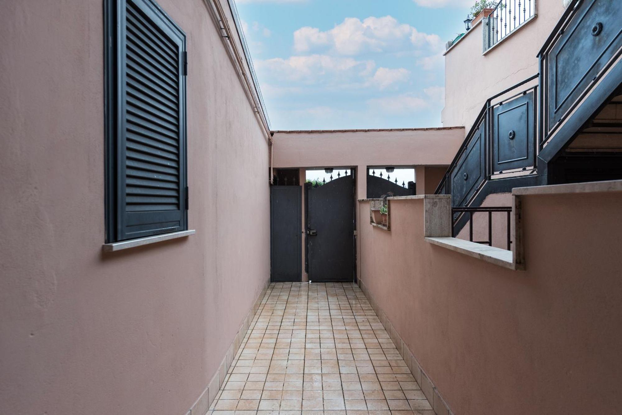 Travelershome Ciampino 170 Station Street Kültér fotó